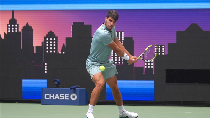 تنس.. كارلوس ألكاراز إلى نهائي البطولة الختامية للمرة الأولى