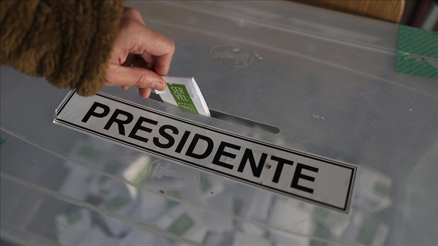 Şili'de devlet başkanı seçimi için oy kullanma işlemi başladı