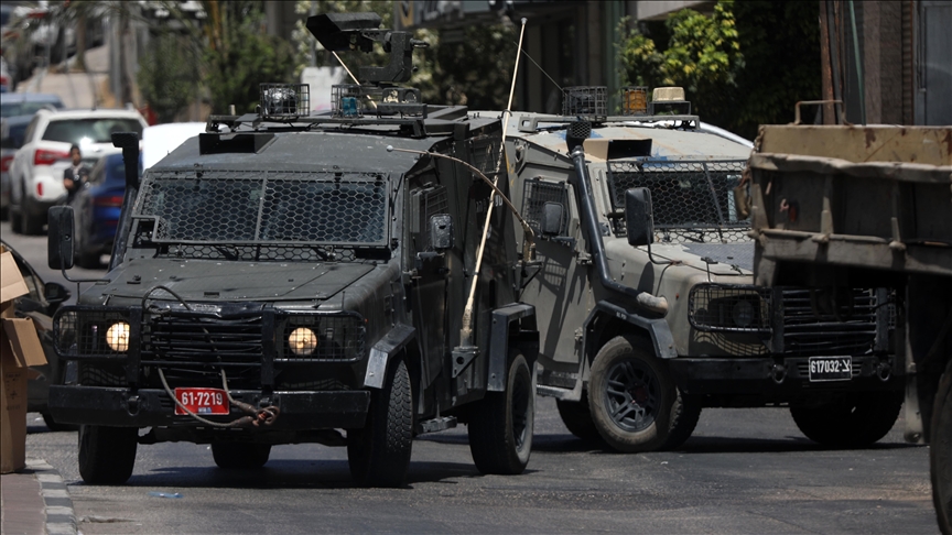 الجيش الإسرائيلي يقتحم مناطق بالضفة ويهدم منشآت فلسطينية