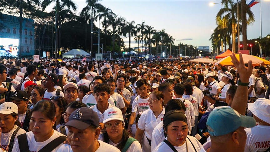 Повеќедневни масовни митинзи против корупција започнаа на Филипините поради скандалот со проекти за контрола на поплави