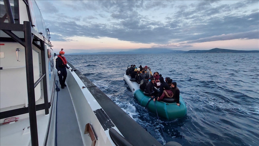 У берегов Измира спасены 34 нелегальных мигранта