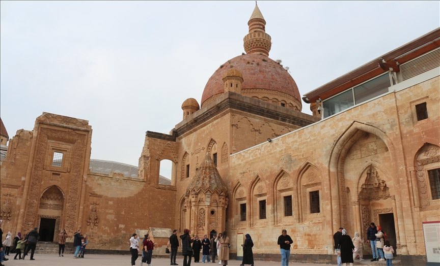 Pallati i Is'hak Pashës, vend i preferuar nga turistët ndërkombëtarë
