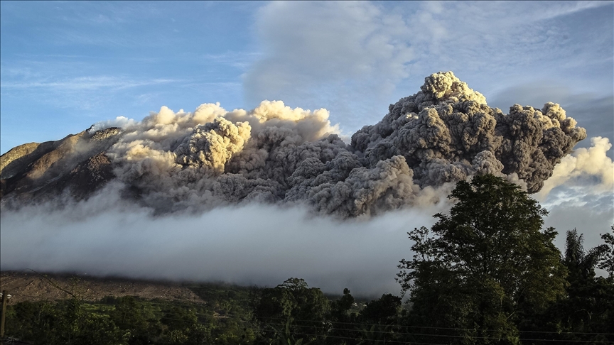 Sakurajima volcano erupts in southwest Japan, spewing ash up to 4,400 meters
