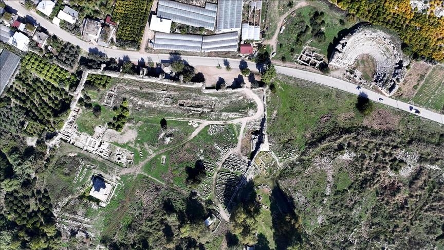 بعد بحث 43 عاما.. العثور على معبد زيوس في ليميرا بأنطاليا التركية