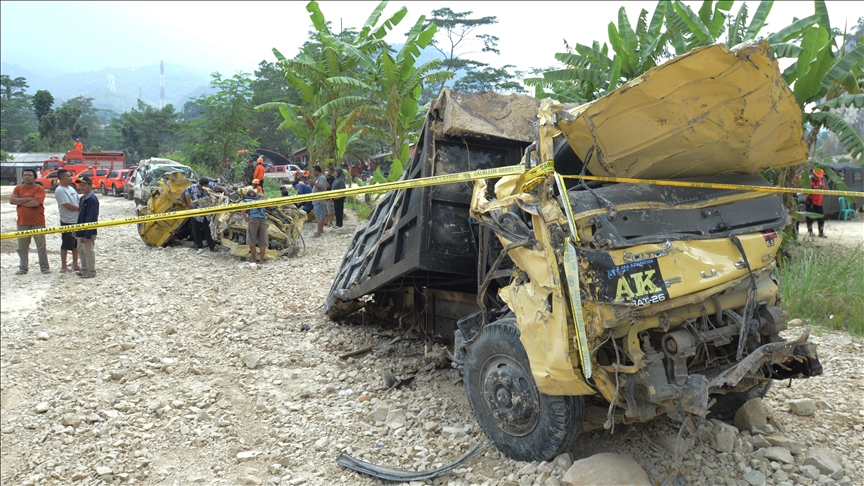 Death toll rises to 11 after landslide hits Indonesia's Central Java, 12 missing
