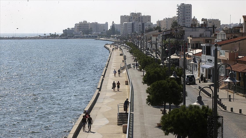 مظاهرات لليمين المتطرف بقبرص الرومية في ذكرى تأسيس جارتها التركية