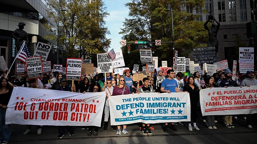 Протест против операциите на ICE и администрацијата на Трамп организиран во Шарлот 