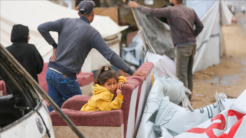 Palestinske porodice u Gazi teško podnose hladnoću u šatorima