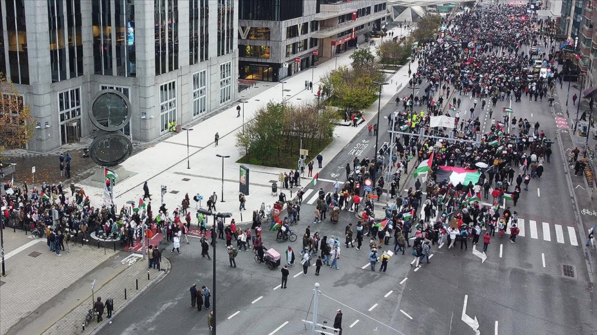 Belçika\'da binlerce kişi Gazze\'ye destek gösterisi düzenledi