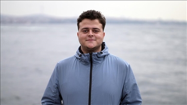 Osmanlı Türkçesiyle konuşan genç, sosyal medyada dil konusunda farkındalık oluşturmaya çalışıyor