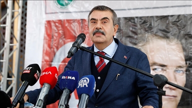 Bakan Tekin: Türkiye'deki tüm inançlarla ilgili çocuklarımızın özgürce doğru bilgiye erişeceği bir müfredat geliştirdik