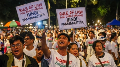 Mijëra filipinas dalin në rrugë, kërkojnë llogaridhënie dhe transparencë nga qeveria pas dy tajfunëve vdekjeprurës