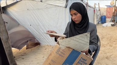 Gazze'de lise bitirme sınavından 97,9 alan Beraa: Biz çok güçlü ve mücadeleci bir halkız