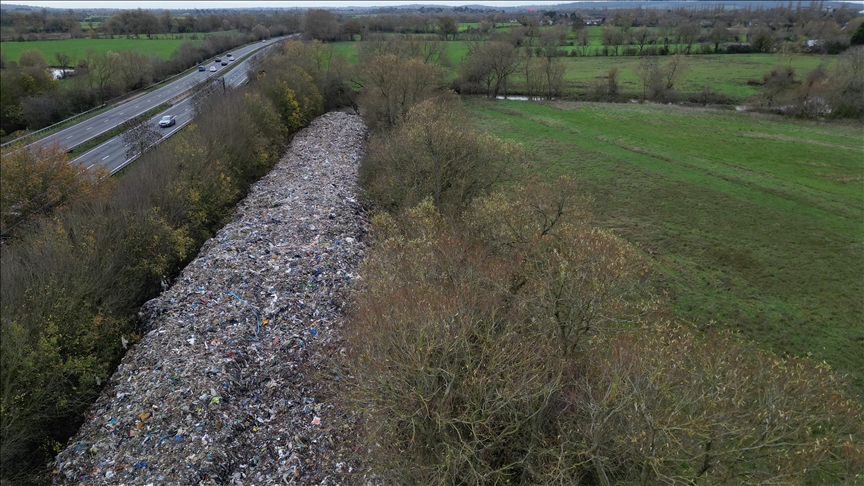 Footage shows mountain of waste dumped in Oxfordshire, UK