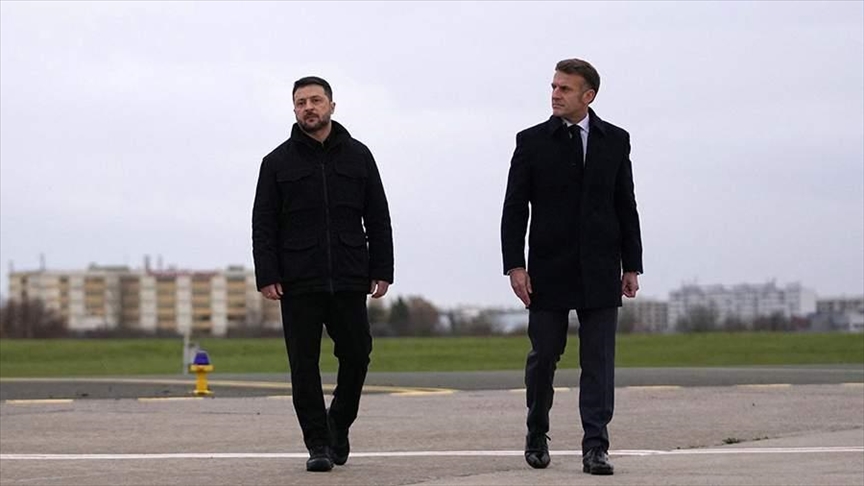 Зеленский и Макрон подписали декларацию о закупке военной техники Украиной