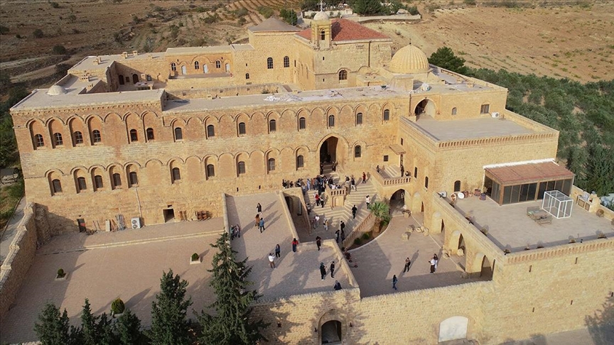 Medeniyetler şehri Mardin ara tatilde ziyaretçilerle doldu