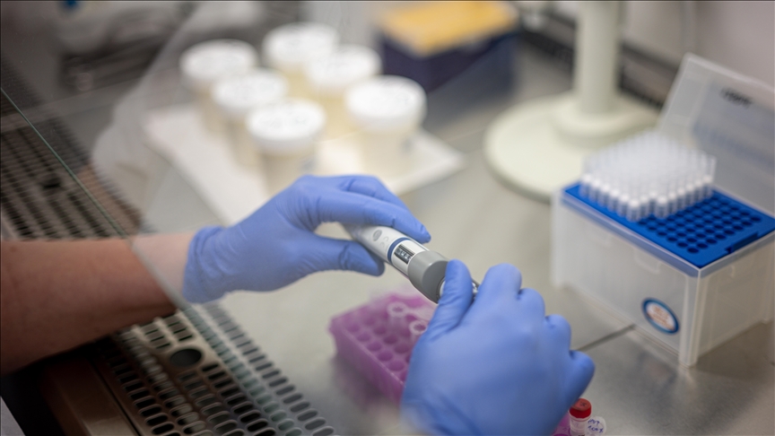 Étude : des caillots sanguins prolongent certains symptômes post-COVID