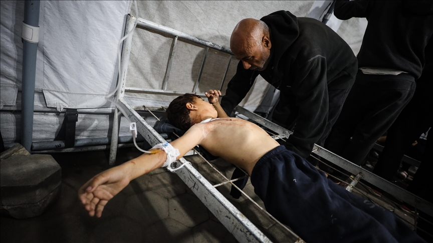 إصابة 10 فلسطينيين بقصف إسرائيلي على مدرسة ومركز إيواء في غزة 