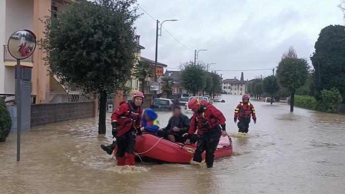 Glissement de terrain en Italie : les pompiers annoncent avoir retrouvé un corps 