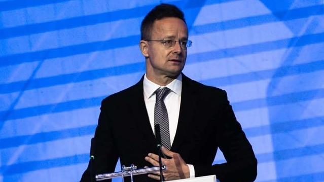 Szijjarto najavio da bi mađarski MOL mogao da preuzme dio Naftne industrije Srbije