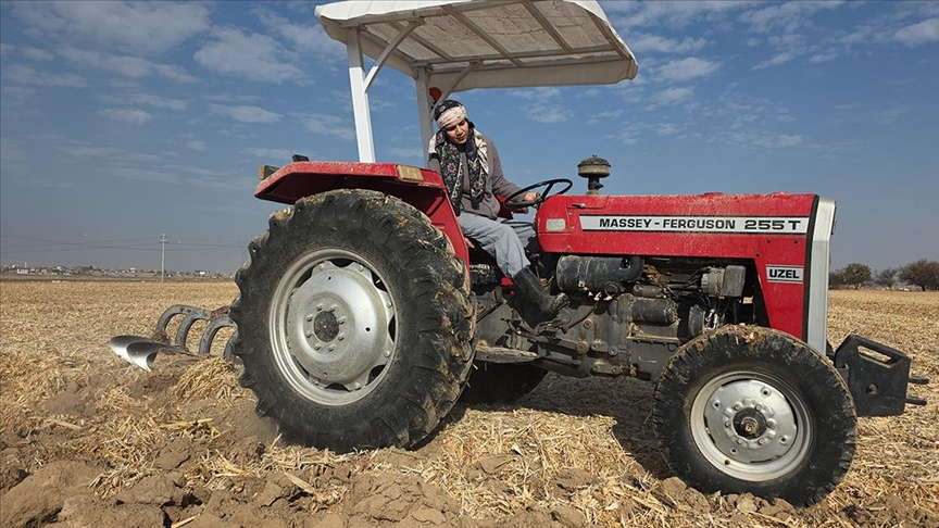 Çiftçi babanın en büyük destekçisi kızı oldu
