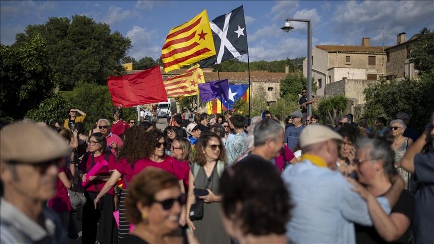 Puigdemont urges Spain's top court to suspend arrest warrant, citing amnesty law is 'fully applicable'
