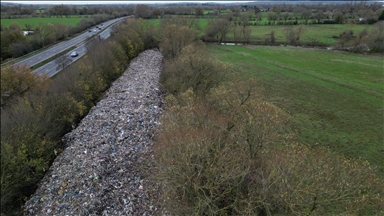 Footage shows mountain of waste dumped in Oxfordshire, UK