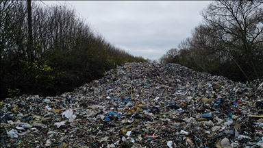  Огромни количини нелегален отпад откриени во близина на реката Червел во Оксфордшир