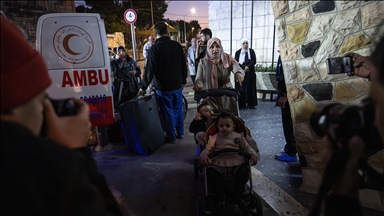 70 فلسطينيا يغادرون مستشفيات القدس عائدين إلى قطاع غزة