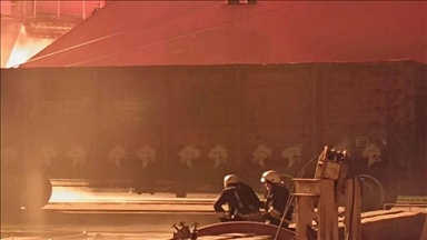 Ukraine : Un incendie se poursuit à bord d’un navire battant pavillon turc touché dans le port d’Izmaïl en Ukraine
