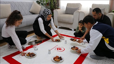 Gaziantep'te "Sofra Aileyi Birleştirir" projesiyle geleneksel sofra kültürü yaşatılıyor