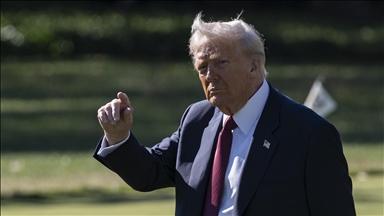 Trump nagovijestio mogućnost razgovora s Madurom uslijed gomilanja vojske