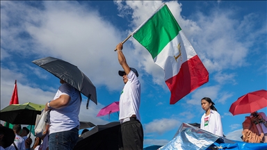 Filipinler'de yüz binlerce kişi sel kontrol projelerine ilişkin yolsuzluk skandalını protesto etti