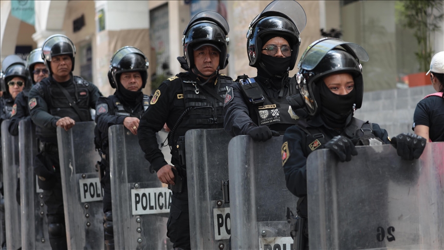 At least 18 arrested following massive anti-crime protests in Mexico City
