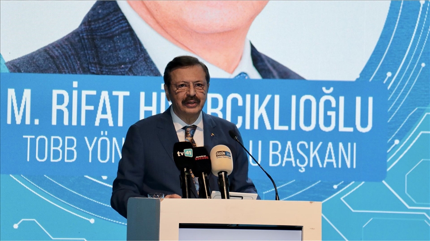 TOBB Başkanı Hisarcıklıoğlu: Yapay zekayla 50 yıl içinde bugünkü mesleklerin yarısından fazlası tarihe karışacak