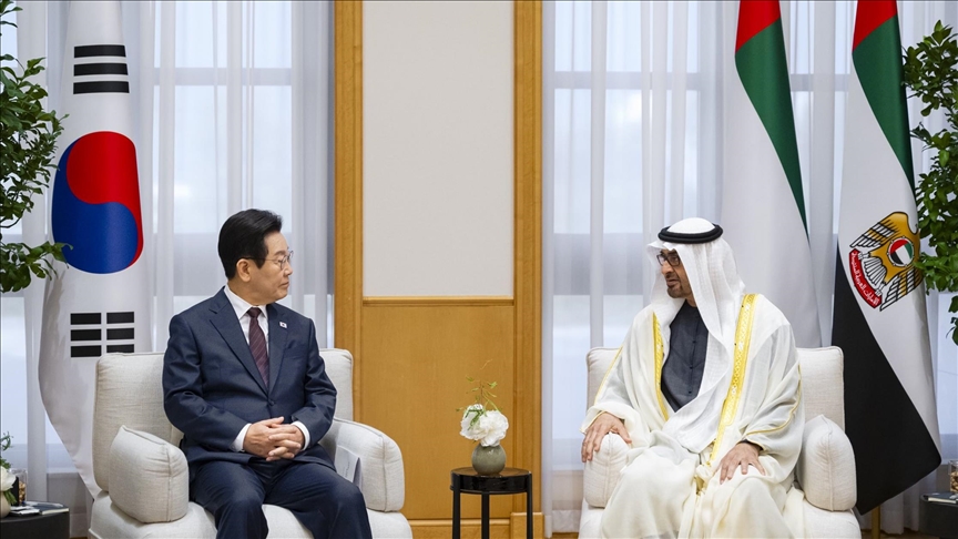 رئيسا الإمارات وكوريا الجنوبية يشهدان توقيع 7 مذكرات وأطر تعاون