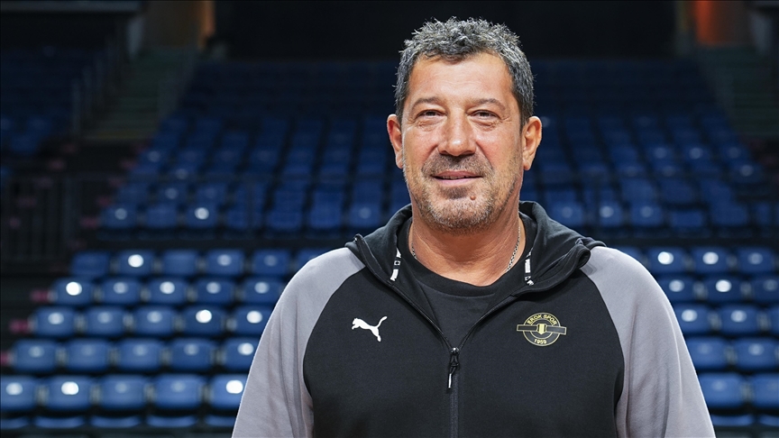 Esenler Erokspor Başantrenörü Ufuk Sarıca, başarı kıstaslarını açıkladı