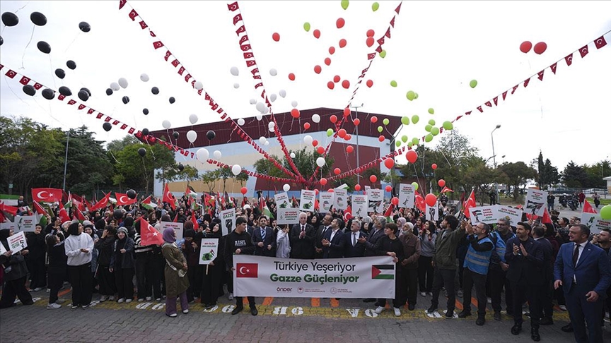 İstanbul'da Türkiye ve Gazze'deki şehitler anısına fidan dikildi