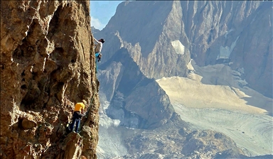 Çiyagerên navdar li çiyayên li Hekariyê 8 rotayên nû yên hilkişînê diyar kirin