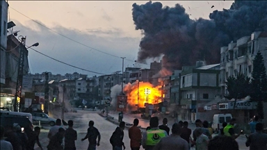 مقتل 11 شخصا بغارة إسرائيلية على مخيم عين الحلوة جنوبي لبنان 