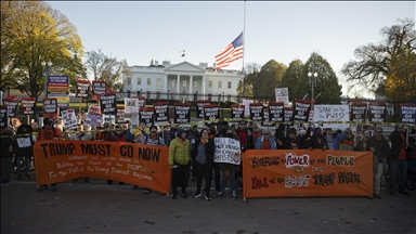 Демонстранти се собраа пред Белата куќа на протести против Трамп