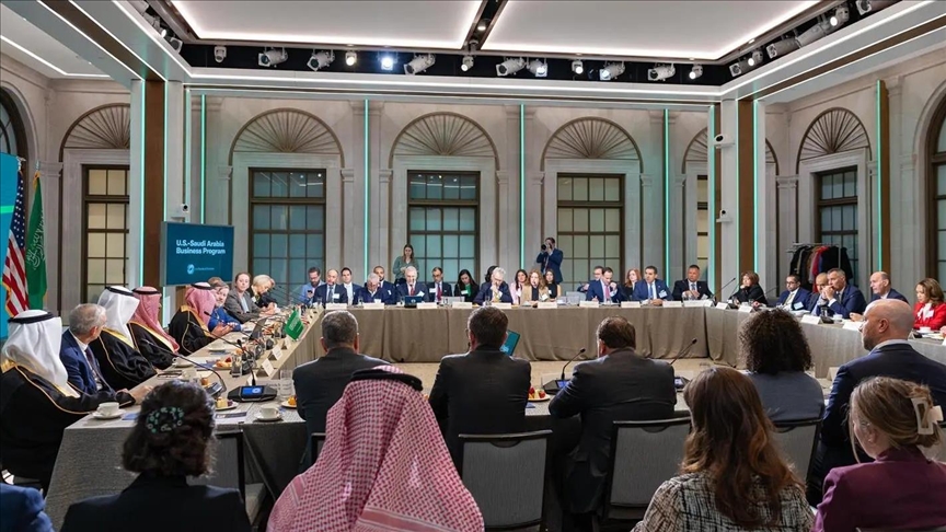 الرياض وواشنطن توقعان شراكة استراتيجية في الذكاء الاصطناعي