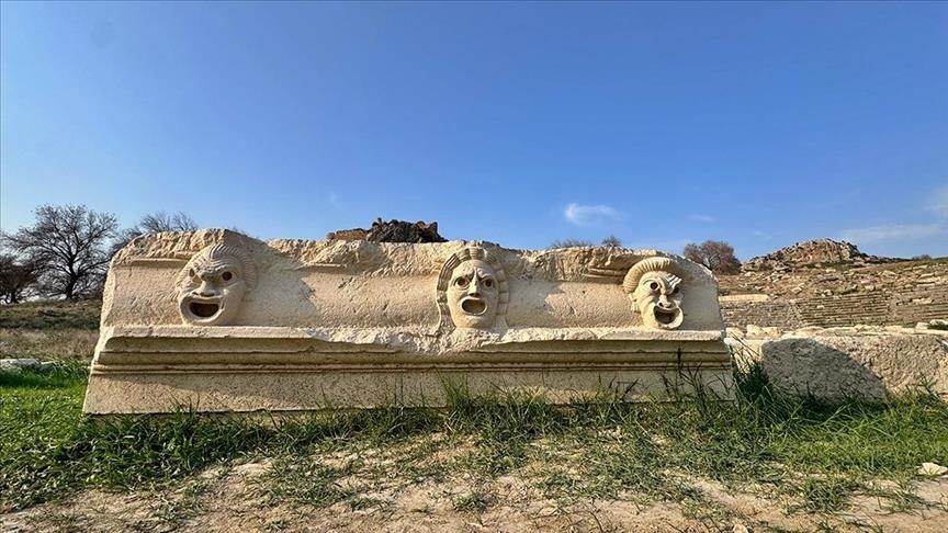 Ancient mask reliefs unearthed at Roman-era theater in southern Türkiye