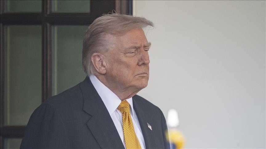 ترامب يدعو إلى "معيار فيدرالي" لتنظيم الذكاء الاصطناعي