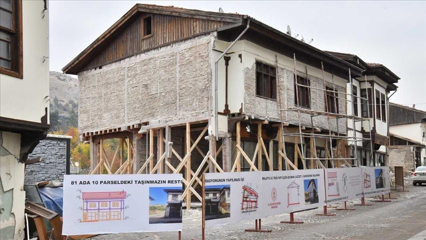 Li Meletiyê qonaxên dîrokî yên di erdhejê da xesar dîtin dê bên nûkirin