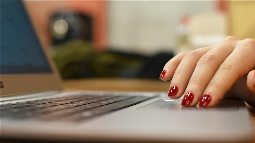 Rapor: Kadınlar, yapay zekadan kaynaklı iş kaybında iki kat daha fazla risk altında