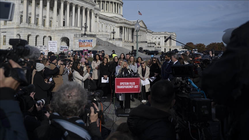 La Chambre des représentants adopte quasi unanimement un texte exigeant la publication des dossiers Epstein 