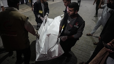 جيش إسرائيل يقتل 10 فلسطينيين ويصيب عشرات بسلسلة غارات على غزة