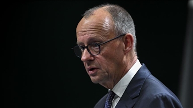 Germany says Ukraine to get long-range missiles