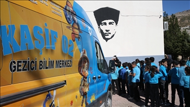 Adıyaman'ın köy okullarındaki öğrenciler bilimi "Kaşif 02" ile keşfediyor